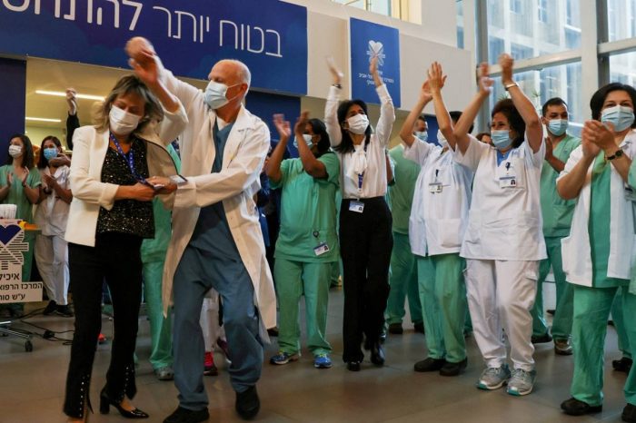 Tin vui đầu năm: Thuốc trị Covid mới của Israel đã chữa khỏi 30 người - một 'bước đột phá lớn'!